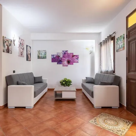 Alelida Con Piscina Hotel