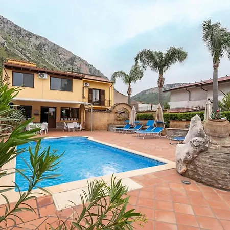 Alelida Con Piscina Hotel