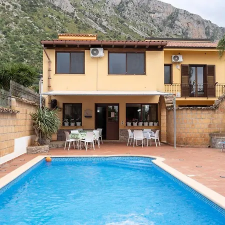 Alelida Con Piscina 호텔