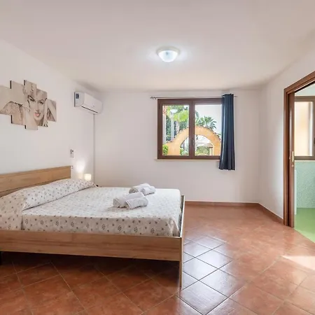 Alelida Con Piscina Hotel